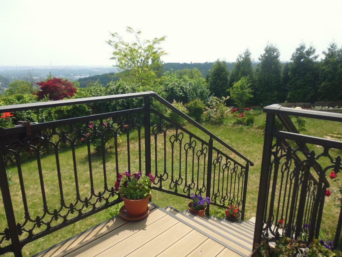 Villa Homestay Nad Helmrovkou Prague Extérieur photo